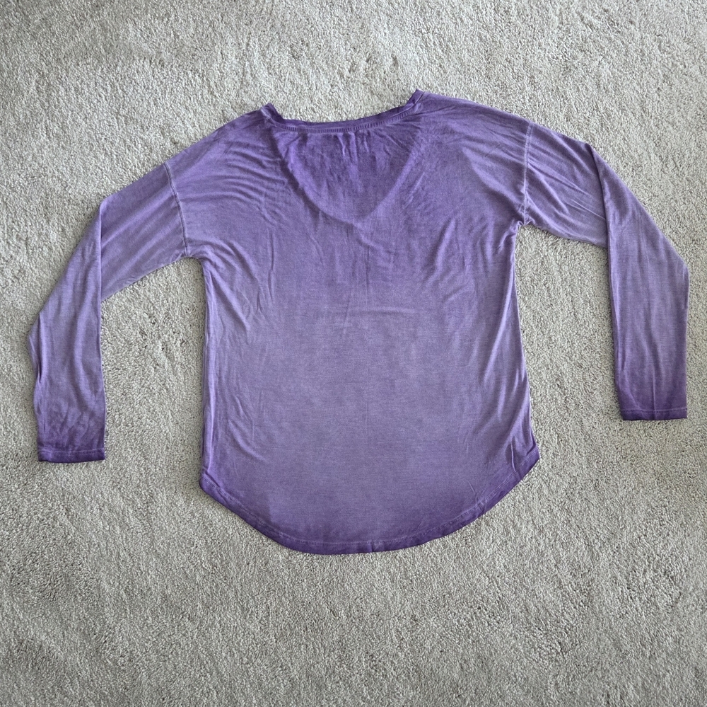 American Eagle Outfitters Purple Long Sleeve V-Neck Top - Picture 2 of 4